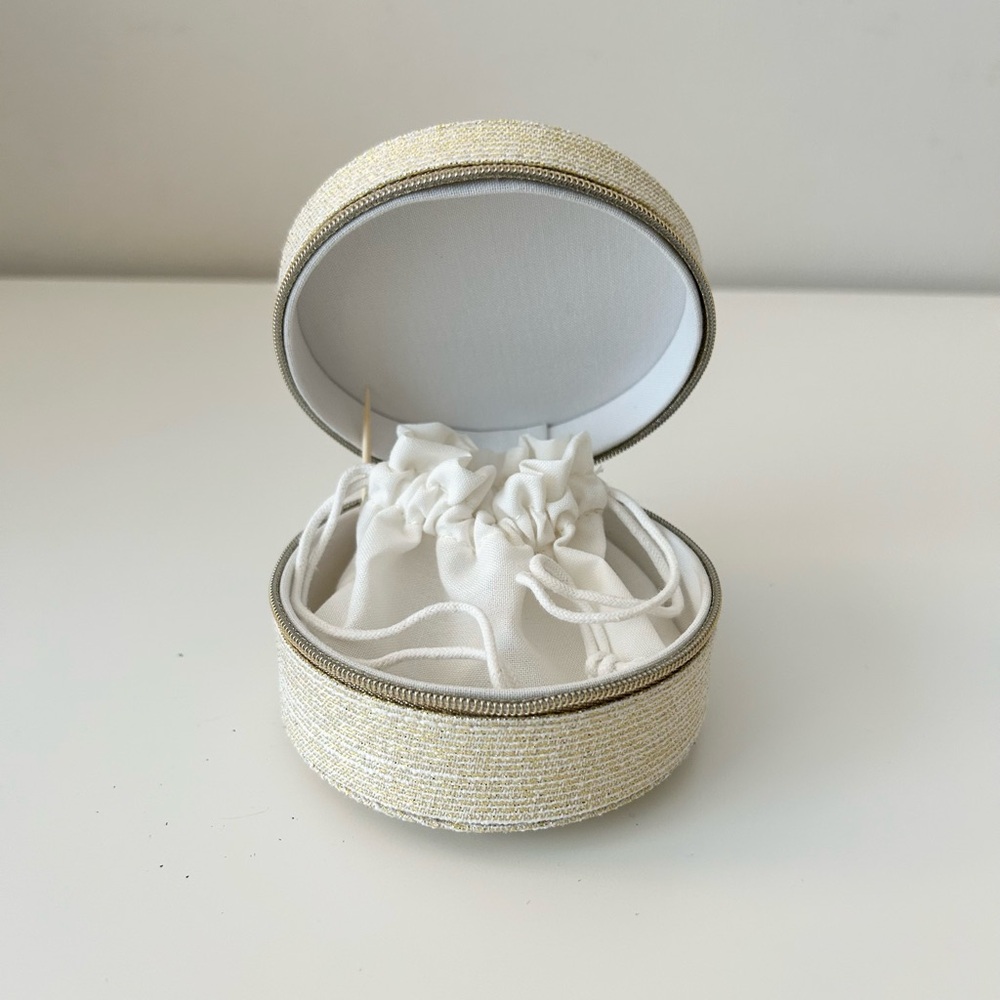 🌟SOLD🌟DIOR Beauty Jewelry Cosmetic Pouch Case - Picture 11 of 15